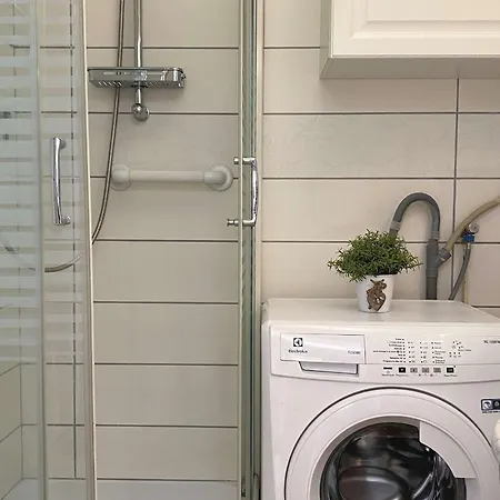 Grand T1 Climatise Avec Garage Privatif Proche Des Thermes - Terrasse Ensoleillee - Fr-1-553-52 * بالاروك ليه بان